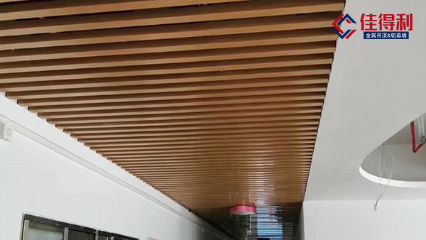 弧形鋁方通有什么特點(diǎn)呢？