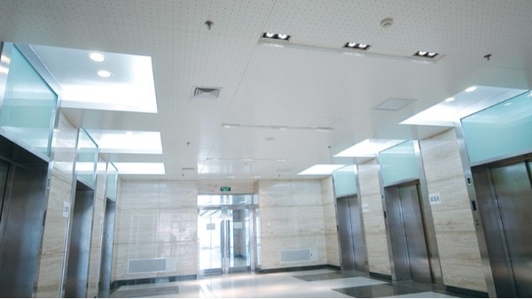 醫(yī)院工程項(xiàng)目優(yōu)選鋁單板幕墻