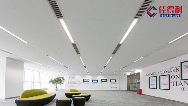 鋁方通吊頂好還是鋁扣板吊頂好？